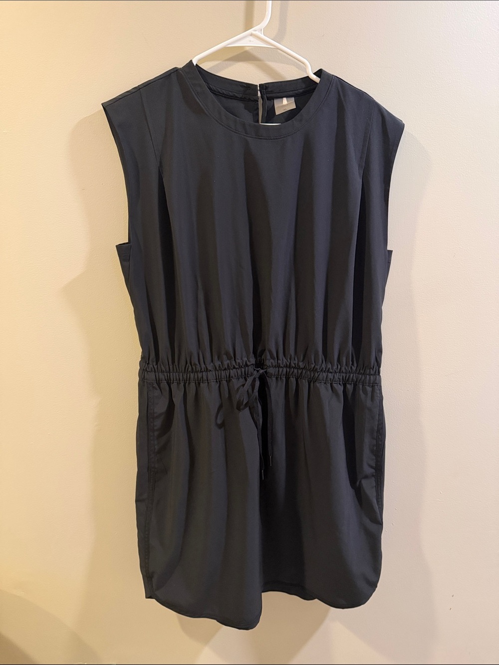 CALIA by Carrie Underwood Sleeveless Black Drawstring-Waist Tunic